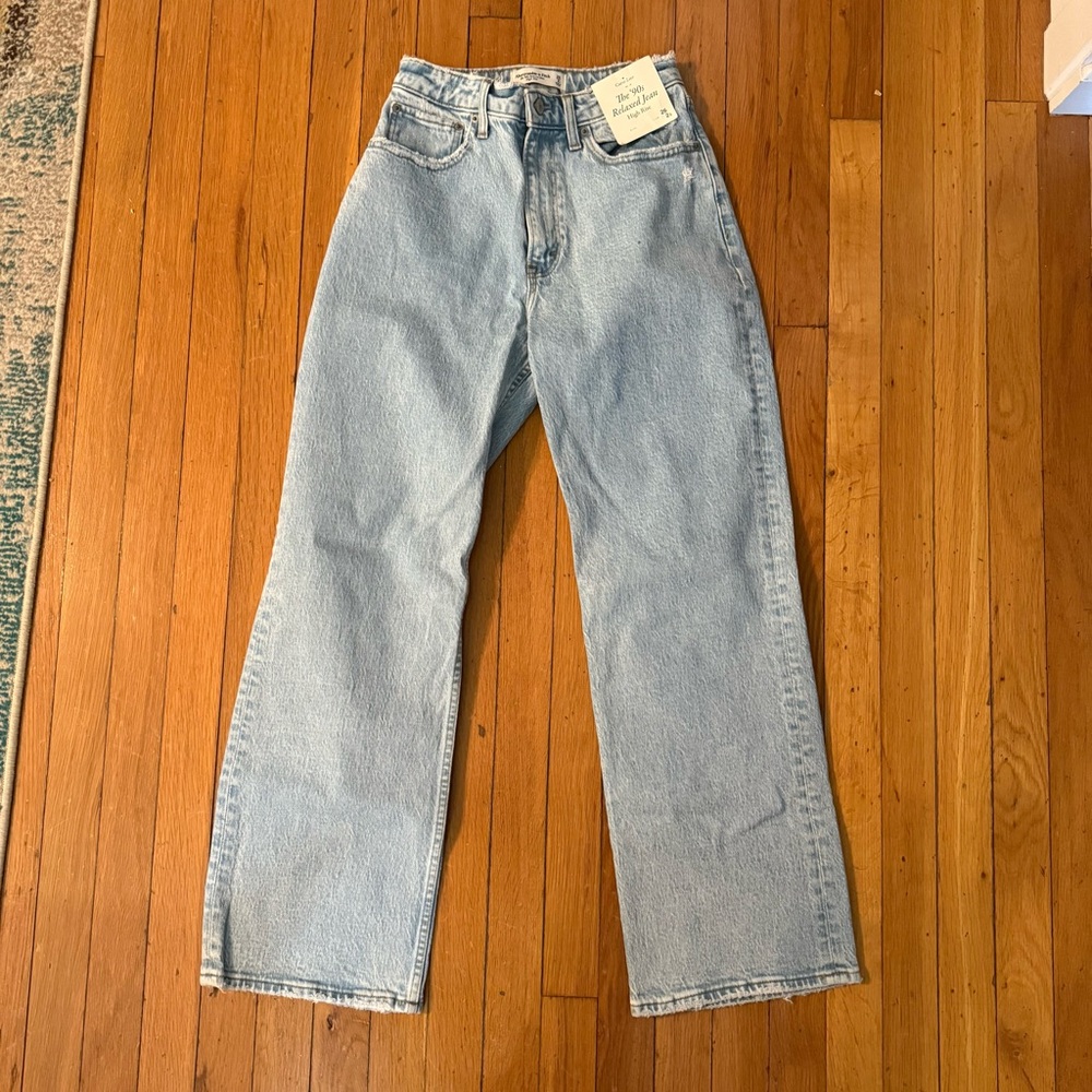 Abercrombie High Rise The 90’s Relaxed Jean (curve love)